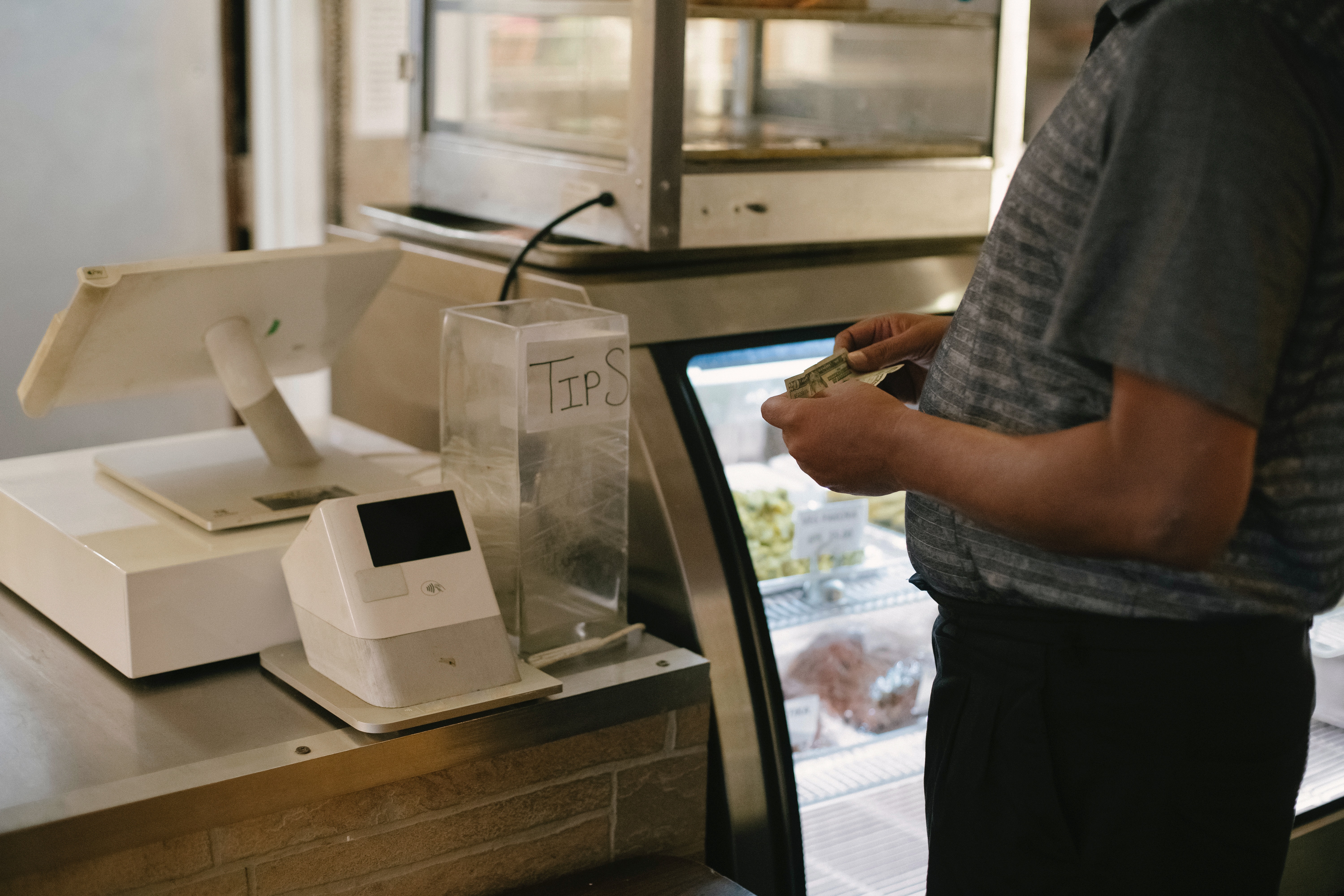 Start Accepting Payments On The Spot With Android POS Machine