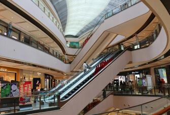 p l YsIRmsBtnfU unsplash v2