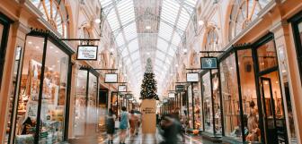 heidi fin melbourne shopping centre prepared for christmas