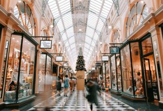 heidi fin melbourne shopping centre prepared for christmas