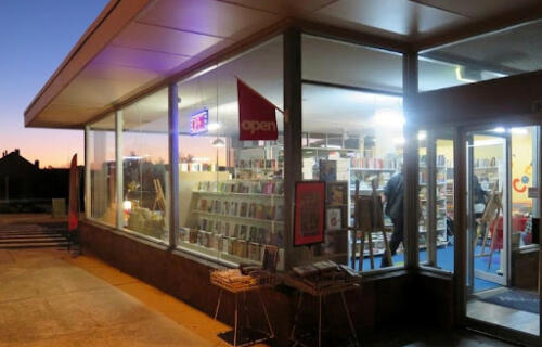 Readers Heaven Evening outdoors snap